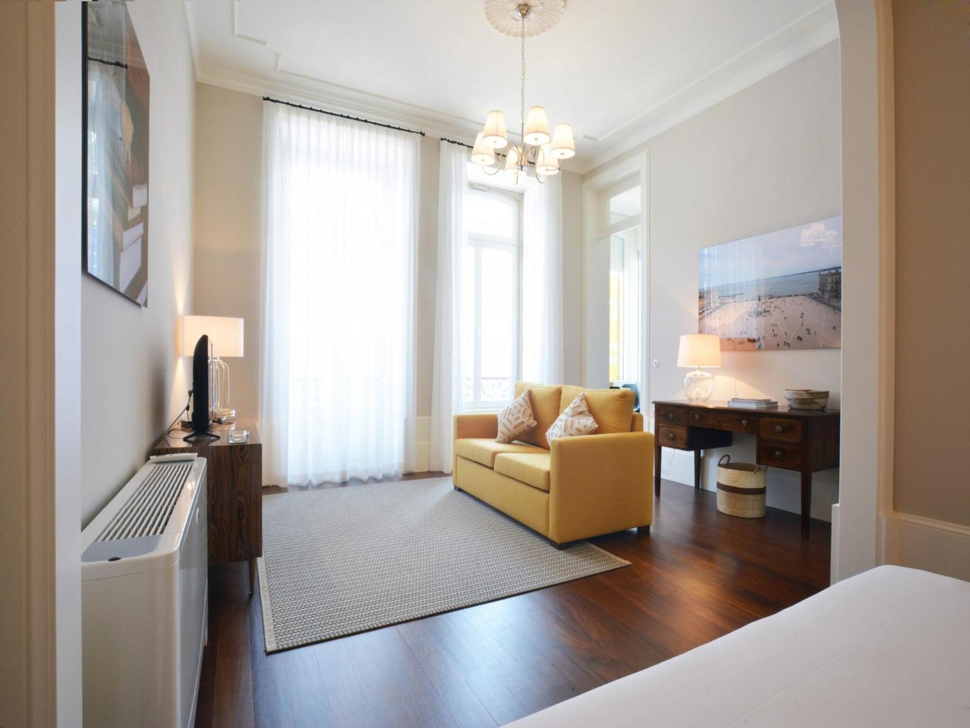 Spacious With Modern Amenities *